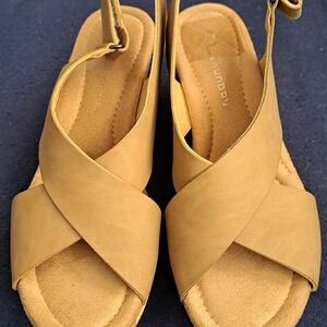 CL Laundry Sandals
